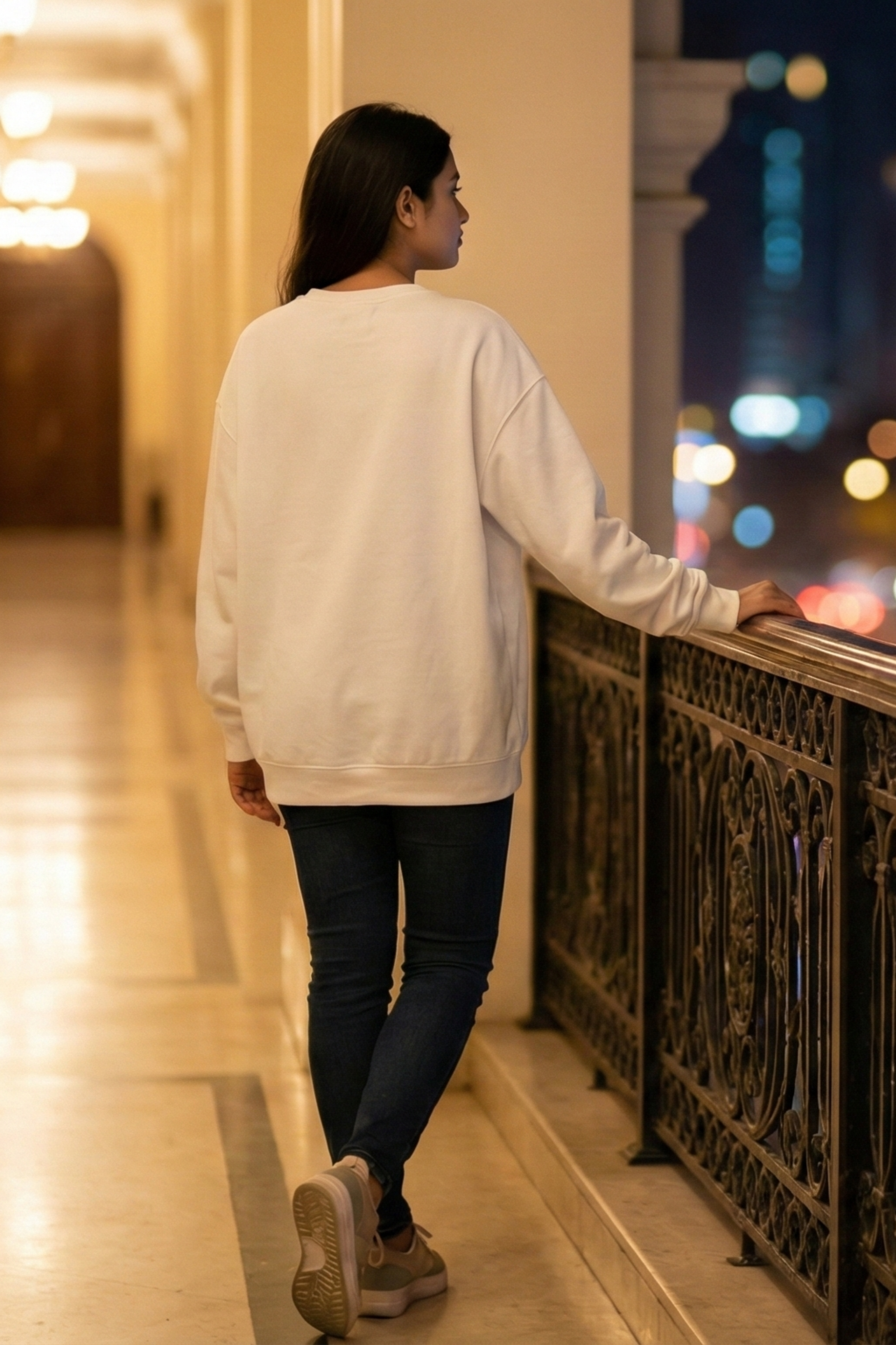 Unisex White Cozy Forest Green Gradient Holiday Oversized Sweatshirt